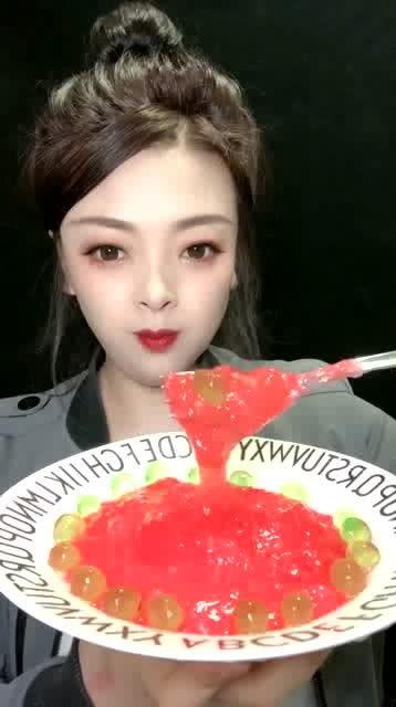 娱乐吃瓜酱小姐姐是谁呀,网络红人的魅力与影响力 第1张 娱乐吃瓜酱小姐姐是谁呀,网络红人的魅力与影响力 第1张